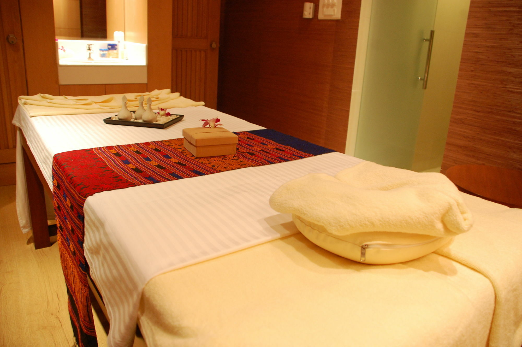 Ellaa Gachibowli Hotel 5*